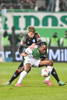 2. Bundesliga; SpVgg Greuther Fürth - 1. FC Magdeburg; 06.02.2026 FUERTH, GERMANY - 06. FEBRUARY: im Duell Marcus MATHISEN (1. FC Magdeburg 16) und Noel FUTKEU (SpVgg Greuther Fuerth 9) während dem Match zwischen der SpVgg Greuther Fürth und dem 1. FC Magdeburg am 21. Spieltag der 2. Bundesliga im Sportpark Ronhof Thomas Sommer
