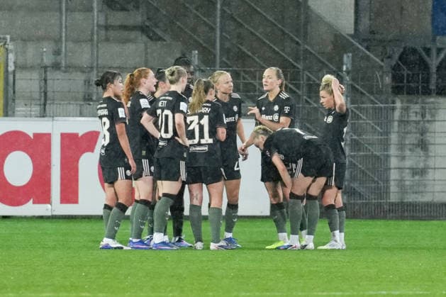 Google Pixel Frauen-Bundesliga: SC Freiburg vs. FC Bayern München, 06.02.2026 Torjubel zum 1:3 durch Edna Imade (FC Bayern München, 29) Google Pixel Frauen-Bundesliga: SC Freiburg vs. FC Bayern München, Dreisamstadion, 06.02.2026 DFB DFL REGULATIONS PROHIBIT ANY USE OF PHOTOGRAPHS AS IMAGE SEQUENCES AND OR QUASI-VIDEO. Copyright: xBEAUTIFULxSPORTS Boscox