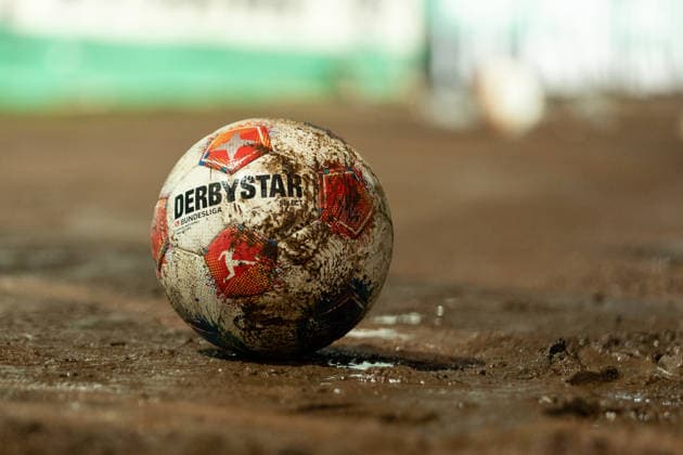 2.Fußball Bundesliga: Preußen Münster - VfL Bochum, 06.02.2026 Symbolbild, Spielball der 1.Bundesliga, Schmutzig, Derbystar 2.Fußball Bundesliga: Preußen Münster - VfL Bochum, LVM-Preußenstadion, Münster; 06.02.2026 DFL regulations prohibit any use of photographs as image sequences and or quasi video.