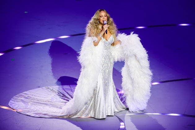 ITALY, MILAN - FEBRUARY 6, 2026: Singer Mariah Carey performs during a ceremony to open the 2026 Winter Olympic Games, Olympische Spiele, Olympia, OS at San Siro Stadium Opening Ceremony For 2026 Winter Olympic Games  - ZUMAt113 20260206_zaa_t113_482 Copyright: xPeterxKovalevx