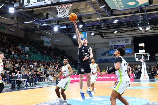 21. Spieltag der Basketball 2. Bundesliga ProA in der Oberfrankenhalle in Bayreuth Saison 2025-2026 BBC Bayreuth gegen Nürnberg Falcons BC Vincent Friederici (Nürnberg Falcons BC) -30- mitte