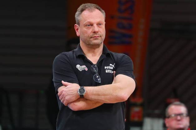 21. Spieltag der Basketball 2. Bundesliga ProA in der Oberfrankenhalle in Bayreuth Saison 2025-2026 BBC Bayreuth gegen Nürnberg Falcons BC Ralph Junge (Nürnberg Falcons BC Trainer)