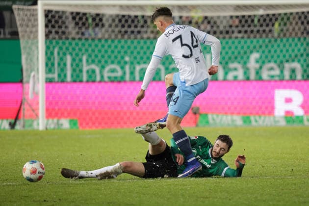 06.02.2026, xgrfx, Fussball 2.Bundesliga, Preußen Münster - VfL Bochum v.l. Marcel Benger (Preußen Münster), Cajetan Lenz (VfL Bochum) (DFL DFB REGULATIONS PROHIBIT ANY USE OF PHOTOGRAPHS as IMAGE SEQUENCES and or QUASI-VIDEO) Münster