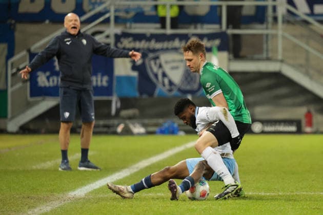 06.02.2026, xgrfx, Fussball 2.Bundesliga, Preußen Münster - VfL Bochum v.l. Moritz Kwarteng (VfL Bochum), Paul Jaeckel (Preußen Münster) (DFL DFB REGULATIONS PROHIBIT ANY USE OF PHOTOGRAPHS as IMAGE SEQUENCES and or QUASI-VIDEO) Münster