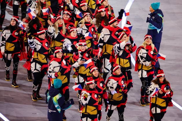 ITALY, MILAN - FEBRUARY 6, 2026: Members of the Olympic team of the Czech Republic emerge during a ceremony to open the 2026 Winter Olympic Games, Olympische Spiele, Olympia, OS at San Siro Stadium. Peter Kovalev TASS  88299790