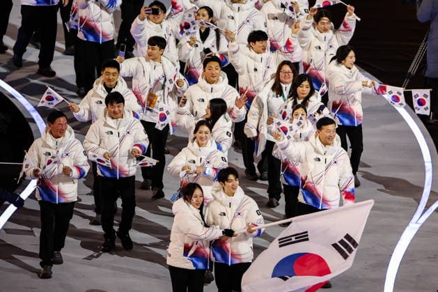 ITALY, MILAN - FEBRUARY 6, 2026: Members of the Olympic team of South Korea emerge during a ceremony to open the 2026 Winter Olympic Games, Olympische Spiele, Olympia, OS at San Siro Stadium. Peter Kovalev TASS  88300416