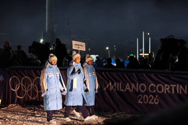 GIOCHI OLIMPICI - Olimpiadi Invernali Milano-Cortina 2026 - Livigno - Opening Ceremony Parade of athletes of Argentina during the Opening Ceremony of the Olympic Winter games, Winterspiele,Spiele, Summer games Milano-Cortina 2026 on February 06, 2026 in Livigno, Italy Cortina D Ampezzo Italy  Copyright: xIPAxSport ABACAx