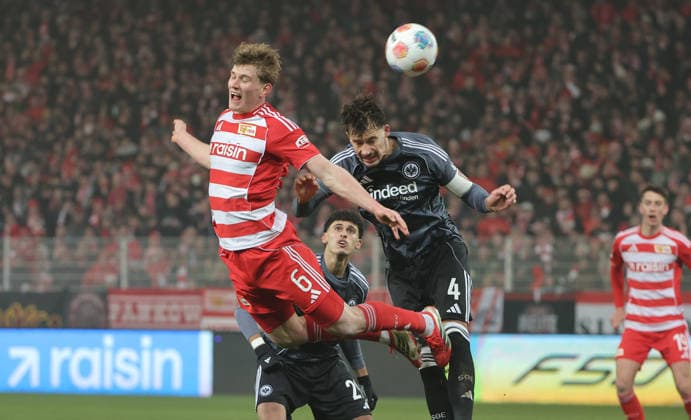 Aljoscha Kemlein, Robin Koch Zweikampf Spielszene Aktion Fußball Fussball Bundesliga Herren DFL 21. Spieltag Saison 2025 2026 06.02.2026 1.FC Union Berlin FCU vs SG Eintracht Frankfurt SGE DFL regulations prohibit any use of photographs as image sequences and or quasi-video. *** Aljoscha Kemlein, Robin Koch Zweikampf Spielzene Action Sport Fußball Bundesliga Herren DFL 21 Spieltag Saison 2025 2026 06 02 2026 1 FC Union Berlin FCU vs SG Eintracht Frankfurt SGE DFL regulations prohibit any use of photographs as image sequences and or quasi video