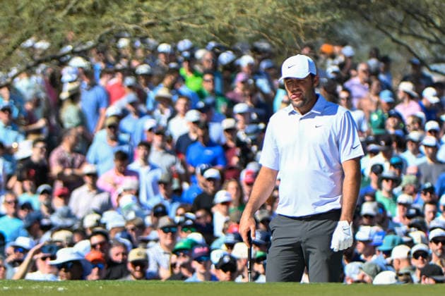SCOTTSDALE, AZ - FEBRUARY 06: Scottie Scheffler (USA)looks over his pitch from the trap on 2 during the second round of the Waste Management Phoenix Open on February 6, 2026, at TPC Scottsdale, Scottsdale, Arizona. (Photo by Ken Murray Icon Sportswire) GOLF: FEB 06 PGA, Golf Herren WM Phoenix Open EDITORIAL USE ONLY Icon2602060382