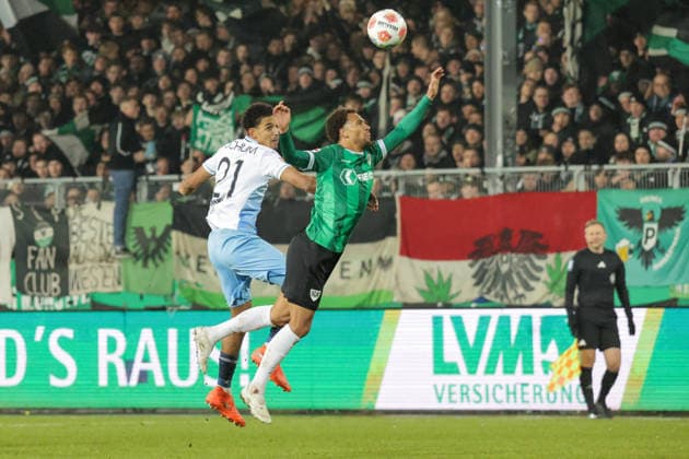 06.02.2026, xgrfx, Fussball 2.Bundesliga, Preußen Münster - VfL Bochum v.l. Francis Onyeka (VfL Bochum), Etienne Amenyido (Preußen Münster) (DFL DFB REGULATIONS PROHIBIT ANY USE OF PHOTOGRAPHS as IMAGE SEQUENCES and or QUASI-VIDEO) Münster