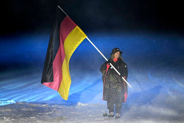 SCHMID Katharina Team Deutschland Fahnenträgerin der Deutschen Mannschaft in Predazzo Olympische Eroeffnungsfeier 2026 in Predazzo Olympics - Olympische Winterspiele 2026 Mailand - Cortina 06 - 22 Februar 2026 in Italien am 06.02.2026 in Predazzo *** SCHMID Katharina Team Germany Flag bearer of the German team in Predazzo Olympic Opening Ceremony 2026 in Predazzo Olympics Olympic Winter Games 2026 Milan Cortina 06 22 February 2026 in Italy on 06 02 2026 in Predazzo Copyright: xx
