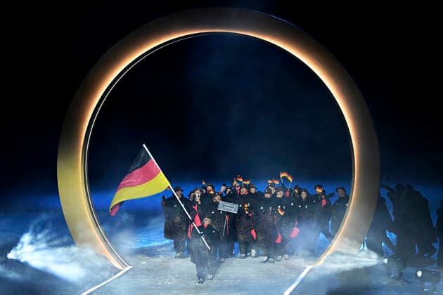 SCHMID Katharina Team Deutschland Fahnenträgerin der Deutschen Mannschaft in Predazzo Olympische Eroeffnungsfeier 2026 in Predazzo Olympics - Olympische Winterspiele 2026 Mailand - Cortina 06 - 22 Februar 2026 in Italien am 06.02.2026 in Predazzo *** SCHMID Katharina Team Germany Flag bearer of the German team in Predazzo Olympic Opening Ceremony 2026 in Predazzo Olympics Olympic Winter Games 2026 Milan Cortina 06 22 February 2026 in Italy on 06 02 2026 in Predazzo Copyright: xx