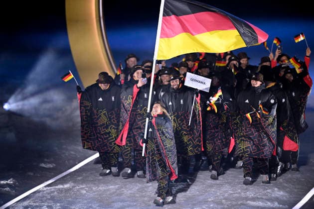 SCHMID Katharina Team Deutschland Fahnenträgerin der Deutschen Mannschaft in Predazzo Olympische Eroeffnungsfeier 2026 in Predazzo Olympics - Olympische Winterspiele 2026 Mailand - Cortina 06 - 22 Februar 2026 in Italien am 06.02.2026 in Predazzo *** SCHMID Katharina Team Germany Flag bearer of the German team in Predazzo Olympic Opening Ceremony 2026 in Predazzo Olympics Olympic Winter Games 2026 Milan Cortina 06 22 February 2026 in Italy on 06 02 2026 in Predazzo Copyright: xx