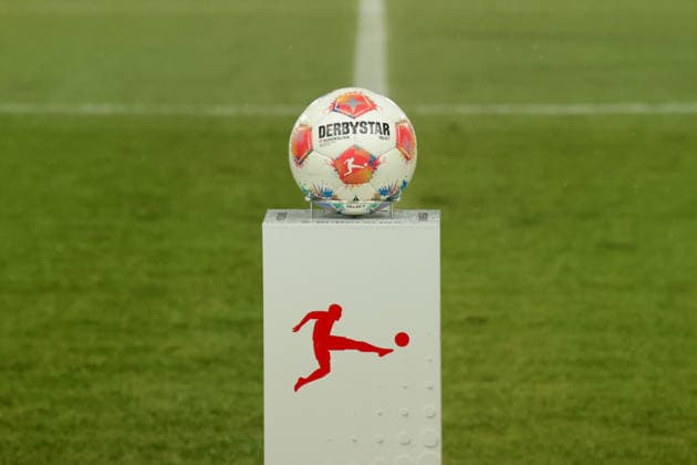 06.02.2026, xgrfx, Fussball 2.Bundesliga, Preußen Münster - VfL Bochum v.l. Bundesliga Spielball von Derbystar Saison 2025 2026, Symbolbild, Symbolfoto. (DFL DFB REGULATIONS PROHIBIT ANY USE OF PHOTOGRAPHS as IMAGE SEQUENCES and or QUASI-VIDEO) Münster
