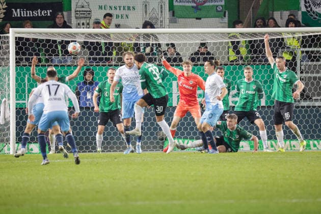06.02.2026, xgrfx, Fussball 2.Bundesliga, Preußen Münster - VfL Bochum v.l. Etienne Amenyido (Preußen Münster), Noah Loosli (VfL Bochum), Jano Ter Horst, Torge Paetow (Preußen Münster) (DFL DFB REGULATIONS PROHIBIT ANY USE OF PHOTOGRAPHS as IMAGE SEQUENCES and or QUASI-VIDEO) Münster