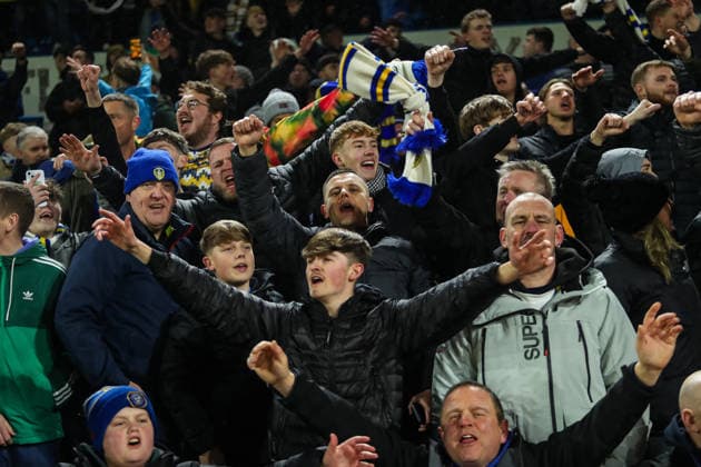 Leeds United v Nottingham Forest, Premier League Leeds United fans during the Leeds United v Nottingham Forest Premier League match at Elland Road, Leeds, England on 6 February 2026 Credit: Lee Keuneke Every Second Media Editorial use only. All images are copyright Every Second Media Limited. No images may be reproduced without prior permission. All rights reserved. Premier League and Football League images are subject to licensing agreements with Football DataCo Limited. see https: www.football-dataco.com Copyright: xIMAGO EveryxSecondxMediax ESM-1788-0178 LeexKeunekex xEveryxSecondxMediax