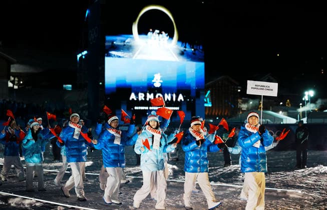 (260207) -- LIVIGNO, Feb. 7, 2026 -- Members of the delegation of the People s Republic of China attend the parade of athletes during the opening ceremony of the Milan-Cortina 2026 Olympic Winter games, Winterspiele,Spiele, Summer games in Livigno, Italy, Feb. 6, 2026. ) (MICO2026)ITALY-MILAN-CORTINA 2026-OLYMPIC WINTER GAMES-OPENING CEREMONY HuxChao 