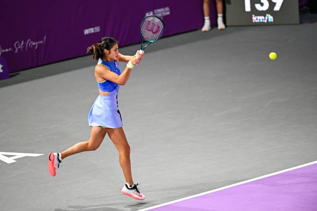 Transylvania Open 2026 - WTA, Tennis Damen 250 Tournament - Semi-finals Emma Raducanu plays during the Transylvania Open 2026 Semi-finals at BT Arena in Cluj-Napoca, Romania, on February 6, 2026. Cluj-Napoca Romania  Copyright: xFlaviuxBuboix originalFilename:buboi-notitle260206_nprhh.jpg