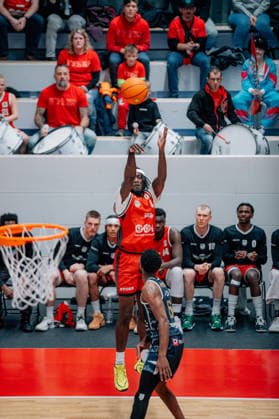 BB-2BL SBB Baskets - Eisbaeren Bremerhaven DeVondre Malik (SBB Baskets) waehrend der Saison 2025-2026 in der 2. Barmer Basketball Bundesliga Pro A am 21. Spieltag SBB Baskets und Eisbaeren Bremerhaven in der Wolfgang-Lakenmacher-Halle am 6. February 2026 in Magdeburg, Sachsen Anhalt, Deutschland