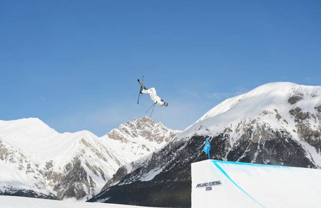 (260207) -- LIVIGNO, Feb. 7, 2026 -- Gu Ailing of China competes during the freestyle skiing women s freeski slopestyle qualification of the Milan-Cortina 2026 Olympic Winter games, Winterspiele,Spiele, Summer games in Livigno, Italy, Feb. 7, 2026. ) (MICO2026)ITALY-LIVIGNO-OLYMPIC WINTER GAMES-FREESTYLE SKIING-WOMEN S FREESKI SLOPESTYLE WuxHuiwo 