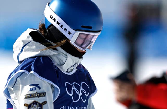 (260207) -- LIVIGNO, Feb. 7, 2026 -- Gu Ailing of China reacts during the freestyle skiing women s freeski slopestyle qualification of the Milan-Cortina 2026 Olympic Winter games, Winterspiele,Spiele, Summer games in Livigno, Italy, Feb. 7, 2026. ) (MICO2026)ITALY-LIVIGNO-OLYMPIC WINTER GAMES-FREESTYLE SKIING-WOMEN S FREESKI SLOPESTYLE WangxPeng 
