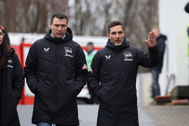 07.02.2025, Fussball, Herren, 2. Bundesliga, Saison 2025 2026, SV 07 Elversberg - Hertha BSC Berlin, Benjamin Weber (Hertha BSC Berlin), Trainer Stefan Leitl (Hertha BSC Berlin) Elversberg Ursapharm-Arena an der Kaiserlinde Saarland Deutschland (DEU)