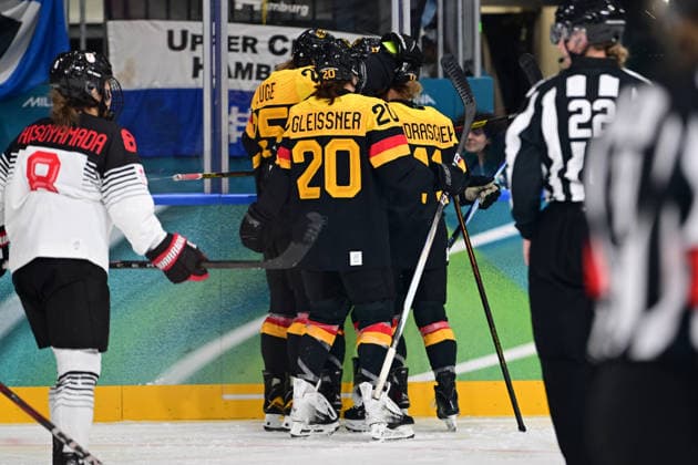 Goal celebration 2:0 from Emily Nix 17 (Germany), Ice hockey, Eishockey Women™s Prelim Round Group B, Germany - Japan, Milano Cortina 2026 Olympic Games, Olympische Spiele, Olympia, OS 07-02-2026 *** Goal celebration 2 0 from Emily Nix 17 Germany , Ice Hockey Women™s Prelim Round Group B, Germany Japan, Milano Cortina 2026 Olympic Games 07 02 2026 Copyright: HMBxMedia MarcxNiemeyer