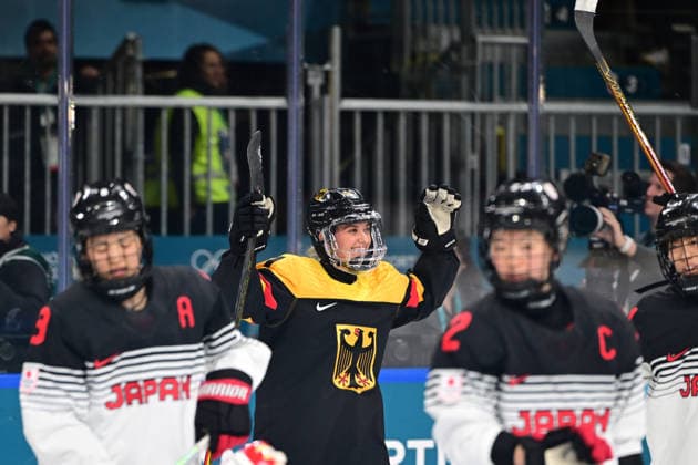 Goal celebration 3:0 from Nicola Hadraschek 11 (Germany), Ice hockey, Eishockey Women™s Prelim Round Group B, Germany - Japan, Milano Cortina 2026 Olympic Games, Olympische Spiele, Olympia, OS 07-02-2026 *** Goal celebration 3 0 from Nicola Hadraschek 11 Germany , Ice Hockey Women™s Prelim Round Group B, Germany Japan, Milano Cortina 2026 Olympic Games 07 02 2026 Copyright: HMBxMedia MarcxNiemeyer