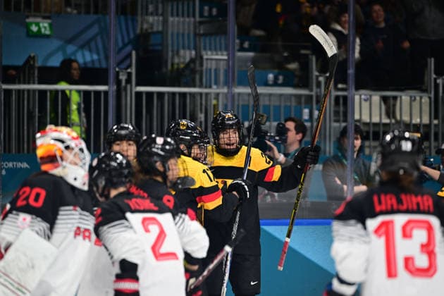 Goal celebration 3:0 from Nicola Hadraschek 11 (Germany), Ice hockey, Eishockey Women™s Prelim Round Group B, Germany - Japan, Milano Cortina 2026 Olympic Games, Olympische Spiele, Olympia, OS 07-02-2026 *** Goal celebration 3 0 from Nicola Hadraschek 11 Germany , Ice Hockey Women™s Prelim Round Group B, Germany Japan, Milano Cortina 2026 Olympic Games 07 02 2026 Copyright: HMBxMedia MarcxNiemeyer