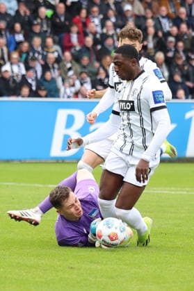 07.02.2026, xrekx, Fussball 2.Bundesliga, SV Elversberg - Hertha BSC Berlin v.l. Tjark Ernst (Hertha BSC) Lukas Petkov (SV 07 Elversberg) David Mokwa (SV 07 Elversberg) Zweikampf, Aktion, action, battle for the ball (DFL DFB REGULATIONS PROHIBIT ANY USE OF PHOTOGRAPHS as IMAGE SEQUENCES and or QUASI-VIDEO) Elversberg