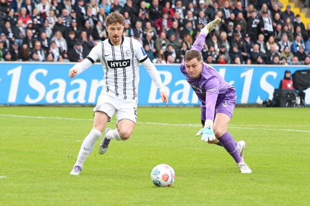 07.02.2026, xrekx, Fussball 2.Bundesliga, SV Elversberg - Hertha BSC Berlin v.l. Torchance Lukas Petkov (SV 07 Elversberg) Tjark Ernst (Hertha BSC) (DFL DFB REGULATIONS PROHIBIT ANY USE OF PHOTOGRAPHS as IMAGE SEQUENCES and or QUASI-VIDEO) Elversberg