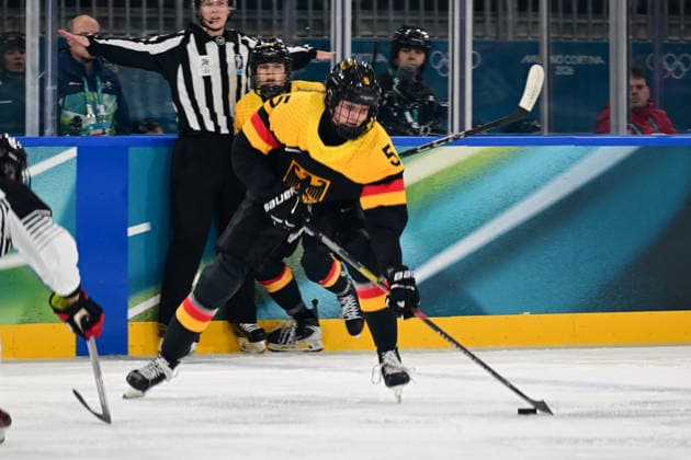 Charlott Schaffrath, Ice hockey, Eishockey Women™s Prelim Round Group B, Germany - Japan, Milano Cortina 2026 Olympic Games, Olympische Spiele, Olympia, OS 07-02-2026 *** Charlott Schaffrath, Ice Hockey Women™s Prelim Round Group B, Germany Japan, Milano Cortina 2026 Olympic Games 07 02 2026 Copyright: HMBxMedia MarcxNiemeyer