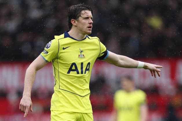 Manchester United, ManU v Tottenham Hotspur - Premier League Conor Gallagher of Tottenham Hotspur in action during the Premier League match between Manchester United and Tottenham Hotspur at Old Trafford on February 7, 2026 in Manchester, England. WARNING! This Photograph May Only Be Used For Newspaper And Or Magazine Editorial Purposes. May Not Be Used For Publications Involving 1 player, 1 Club Or 1 Competition Without Written Authorisation From Football DataCo Ltd. For Any Queries, Please Contact Football DataCo Ltd on +44 (0) 207 864 9121 Manchester Old Trafford England United Kingdom Copyright: xAllstarxPicturexLibraryxLtdx