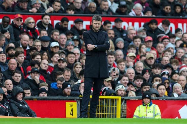 Manchester United, ManU v Tottenham Hotspur, Premier League Manchester United head coach Michael Carrick looks on in the rain during the Manchester United v Tottenham Hotspur Premier League match at Old Trafford, Manchester, England on 7 February 2026 Credit: Phil Duncan Every Second Media Editorial use only. All images are copyright Every Second Media Limited. No images may be reproduced without prior permission. All rights reserved. Premier League and Football League images are subject to licensing agreements with Football DataCo Limited. see https: www.football-dataco.com Copyright: xIMAGO EveryxSecondxMediax ESM-1790-0018 PhilxDuncanx xEveryxSecondxMediax