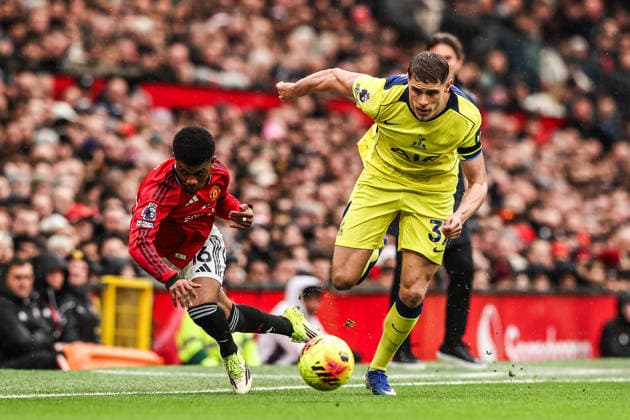 Premier League Manchester United, ManU v Tottenham Hotspur Amad Diallo of Manchester United is fouled by Micky van de Ven of Tottenham Hotspur during the Premier League match Manchester United vs Tottenham Hotspur at Old Trafford, Manchester, United Kingdom on 07 February 2026 (Photo by Alfie Cosgrove News Images) Manchester Old Trafford Greater Manchester United Kingdom Copyright: xAlfiexCosgrove NewsxImagesx