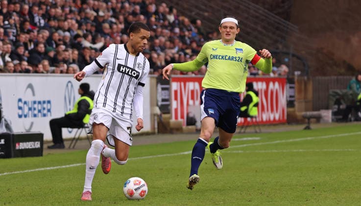 07.02.2026, Fussball, Herren, 2. Bundesliga, Saison 2025 2026, SV 07 Elversberg - Hertha BSC Berlin, Jan Gyamerah (SV 07 Elversberg) Fabian Reese (Hertha BSC Berlin) Elversberg Ursapharm-Arena an der Kaiserlinde Saarland Deutschland (DEU)