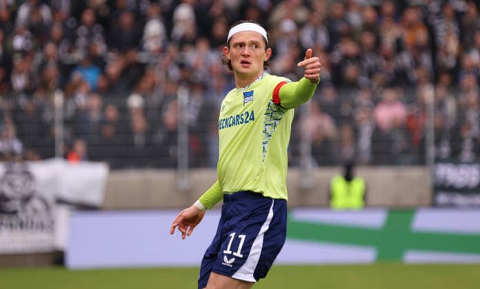 07.02.2026, Fussball, Herren, 2. Bundesliga, Saison 2025 2026, SV 07 Elversberg - Hertha BSC Berlin, Fabian Reese (Hertha BSC Berlin) gestikuliert, gibt Anweisungen Elversberg Ursapharm-Arena an der Kaiserlinde Saarland Deutschland (DEU)