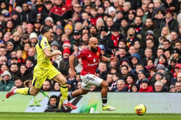 Premier League Manchester United, ManU v Tottenham Hotspur Bryan Mbeumo of Manchester United breaks with the ball during the Premier League match Manchester United vs Tottenham Hotspur at Old Trafford, Manchester, United Kingdom on 07 February 2026 (Photo by Alfie Cosgrove News Images) Manchester Old Trafford Greater Manchester United Kingdom Copyright: xAlfiexCosgrove NewsxImagesx