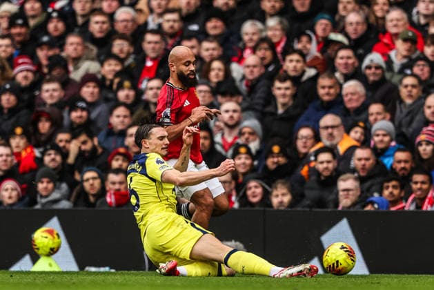 Premier League Manchester United, ManU v Tottenham Hotspur Bryan Mbeumo of Manchester United is tackled by Joao Palhinha of Tottenham Hotspur during the Premier League match Manchester United vs Tottenham Hotspur at Old Trafford, Manchester, United Kingdom on 07 February 2026 (Photo by Alfie Cosgrove News Images) Manchester Old Trafford Greater Manchester United Kingdom Copyright: xAlfiexCosgrove NewsxImagesx