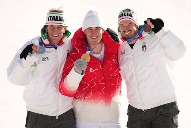 (260207) -- BORMIO, Feb. 7, 2026 -- Gold medalist Franjo von Allmen (C) of Switzerland, silver medalist Giovanni Franzoni (L) of Italy and bronze medalist Dominik Paris of Italy pose for photos during the awarding ceremony for the alpine skiing men s downhill of the Milan-Cortina 2026 Olympic Winter games, Winterspiele,Spiele, Summer games in Bormio, Italy, Feb. 7, 2026. ) (MICO2026)ITALY-BORMIO-OLYMPIC WINTER GAMES-ALPINE SKIING-MEN S DOWNHILL YanxLinyun 