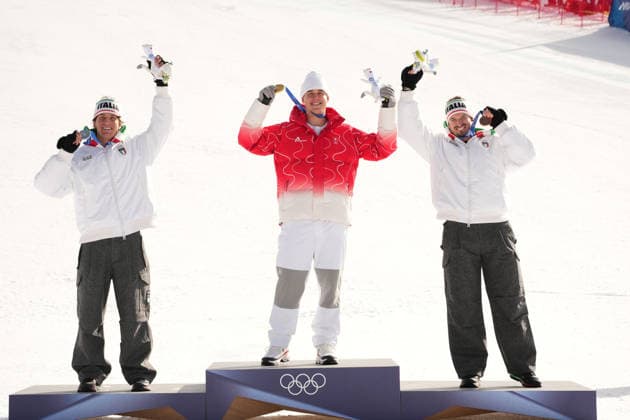 (260207) -- BORMIO, Feb. 7, 2026 -- Gold medalist Franjo von Allmen (C) of Switzerland, silver medalist Giovanni Franzoni (L) of Italy and bronze medalist Dominik Paris of Italy pose for photos during the awarding ceremony for the alpine skiing men s downhill of the Milan-Cortina 2026 Olympic Winter games, Winterspiele,Spiele, Summer games in Bormio, Italy, Feb. 7, 2026. ) (MICO2026)ITALY-BORMIO-OLYMPIC WINTER GAMES-ALPINE SKIING-MEN S DOWNHILL YanxLinyun 