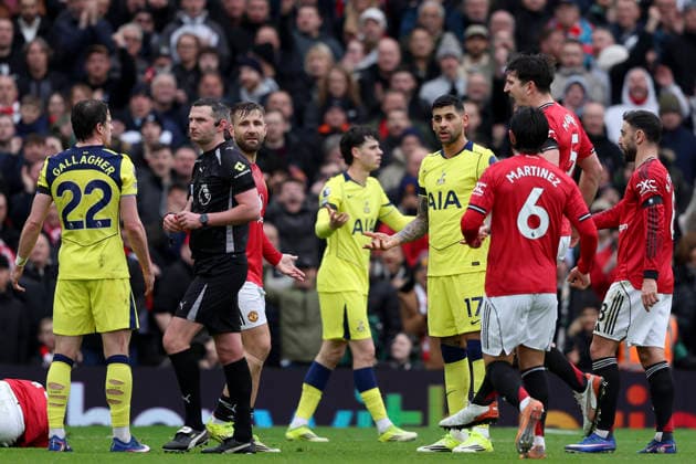 Manchester United, ManU v Tottenham Hotspur - Premier League Cristian Romero of Tottenham Hotspur is sent off by referee Michael Oliver during the Premier League match between Manchester United and Tottenham Hotspur at Old Trafford on February 7, 2026 in Manchester, England. WARNING! This Photograph May Only Be Used For Newspaper And Or Magazine Editorial Purposes. May Not Be Used For Publications Involving 1 player, 1 Club Or 1 Competition Without Written Authorisation From Football DataCo Ltd. For Any Queries, Please Contact Football DataCo Ltd on +44 (0) 207 864 9121 Manchester Old Trafford England United Kingdom Copyright: xAllstarxPicturexLibraryxLtdx
