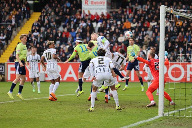 07.02.2025, Fussball, Herren, 2. Bundesliga, Saison 2025 2026, SV 07 Elversberg - Hertha BSC Berlin, Kopfball zum 0:1, Torschütze: Pascal Klemens (Hertha BSC Berlin) Elversberg Ursapharm-Arena an der Kaiserlinde Saarland Deutschland (DEU)