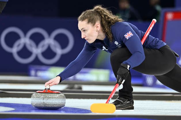 (260207) -- CORTINA D AMPEZZO, Feb. 7, 2026 -- Jennifer Dodds of Britain competes during the curling mixed doubles round robin session 7 match between Britain and Canada of the 2026 Milan-Cortina Winter Olympics in Cortina D Ampezzo, Italy, Feb. 7, 2026. ) (MICO2026)ITALY-CORTINA D AMPEZZO-OLYMPIC Winter games, Winterspiele,Spiele, Summer games CURLING-MIXED DOUBLES-ROUND ROBIN LianxYi 