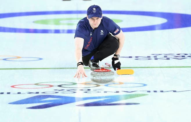 (260207) -- CORTINA D AMPEZZO, Feb. 7, 2026 -- Bruce Mouat of Britain competes during the curling mixed doubles round robin session 7 match between Britain and Canada of the 2026 Milan-Cortina Winter Olympics in Cortina D Ampezzo, Italy, Feb. 7, 2026. ) (MICO2026)ITALY-CORTINA D AMPEZZO-OLYMPIC Winter games, Winterspiele,Spiele, Summer games CURLING-MIXED DOUBLES-ROUND ROBIN LianxYi 