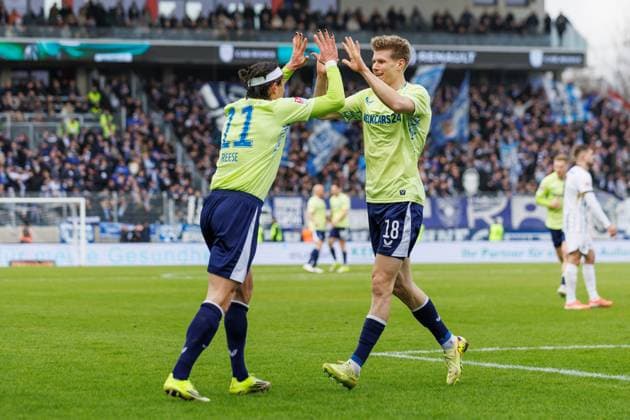 Luca Schuler (Hertha BSC Berlin) bejubelt den Treffer zum 0:2 mit Fabian Reese (Hertha BSC Berlin), SV Elversberg vs Hertha BSC Berlin, Fussball, 2. Bundesliga, 21. Spieltag, Saison 2025 2026, 07.02.2026 DFB regulations prohibit any use of photographs as image sequences and or quasi-video. SV Elversberg vs Hertha BSC Berlin, Fussball, 2. Bundesliga, 21. Spieltag, Saison 2025 2026, 07.02.2026