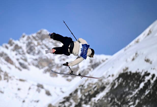 (260207) -- LIVIGNO, Feb. 7, 2026 -- Sarah Hoefflin of Switzerland competes during the freestyle skiing women s freeski slopestyle qualification of the Milan-Cortina 2026 Olympic Winter games, Winterspiele,Spiele, Summer games in Livigno, Italy, Feb. 7, 2026. ) (MICO2026)ITALY-LIVIGNO-OLYMPIC WINTER GAMES-FREESTYLE SKIING-WOMEN S FREESKI SLOPESTYLE ZhangxHongxiang 