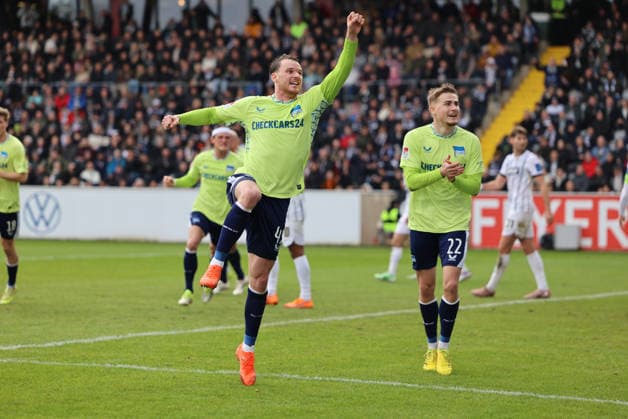 07.02.2025, Fussball, Herren, 2. Bundesliga, Saison 2025 2026, SV 07 Elversberg - Hertha BSC Berlin, Torjubell zum 0:1, Torschütze: Pascal Klemens (Hertha BSC Berlin) Elversberg Ursapharm-Arena an der Kaiserlinde Saarland Deutschland (DEU)