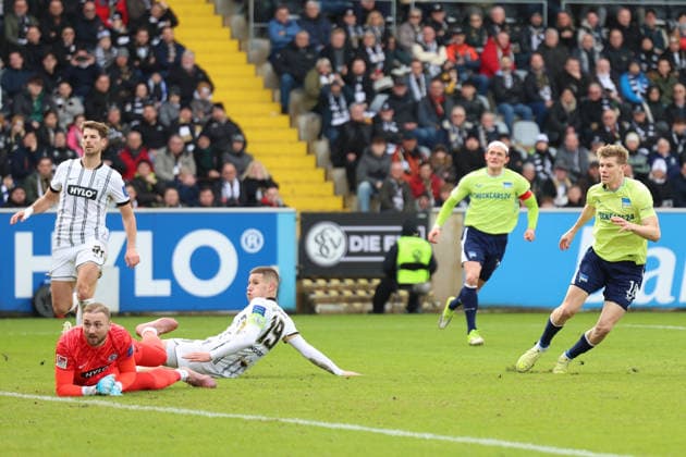 07.02.2026, xrekx, Fussball 2.Bundesliga, SV Elversberg - Hertha BSC Berlin v.l. Nicolas Kristof (SV 07 Elversberg) Lukas Pinckert (SV 07 Elversberg) Torschuss zum 0:2 durch Luca Schuler (Hertha BSC) (DFL DFB REGULATIONS PROHIBIT ANY USE OF PHOTOGRAPHS as IMAGE SEQUENCES and or QUASI-VIDEO) Elversberg