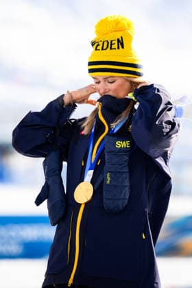 260207 Frida Karlsson of Sweden celebrates with her gold medal after the women s 20 km cross-country skiing skiathlon during day 1 of the 2026 Winter Olympics on February 7, 2026 in Val di Fiemme. Photo: Maxim Thore BILDBYRAN kod MT MT0961 skidor cross-country skiing langrenn Olympic Games, Olympische Spiele, Olympia, OS olympics winter olympics os ol olympiska spel vinter-os olympiske leker milano cortina 2026 milan cortina 2026 milano cortina 2026 olympic games milano cortina 2026 winter olympic games milano cortina-os milano cortina-ol vinter-ol 1 bbeng skiathlon dam os-guld guld jubel medalj sverige *** 260207 Frida Karlsson of Sweden celebrates with her gold medal after the women s 20 km cross country skiing skiathlon during day 1 of the 2026 Winter Olympics on February 7, 2026 in Val di Fiemme Photo Maxim Thore BILDBYRAN kod MT MT0961 skidor cross country skiing langrenn olympic games olympics winter olympics os ol olympiska spel vinter os olympiske leker milano cortina 2026 milan cortina 2026 milano cortina 2026 olympic games milano cortina 2026 winter olympic games milano cortina os milano cortina ol vinter ol 1 bbeng skiathlon dam os guld guld jubel medalj sverige  Copyright: MAXIMxTHORE BB260207MT090